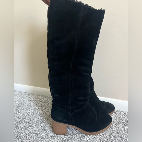 Ugg Suede Boots - Picture 7 of 9